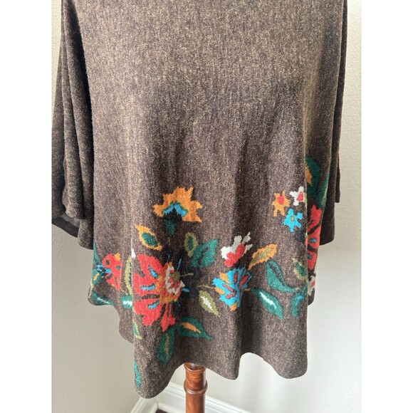 OB2-12 Size S/M Brown Floral Print Knit Poncho Sweater -NWT - Picture 2 of 7